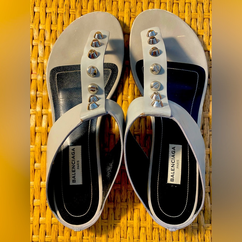 Balenciaga Gray T-Strap Studded Agneau Leather Flat Sandals Sz 38